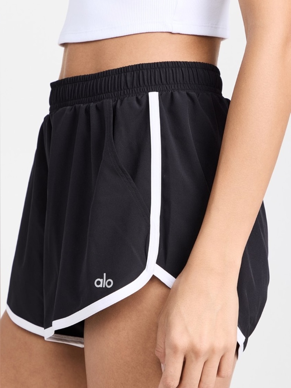 Alo Yoga Ivy League Dolphin Shorts in Black Small - Picture 1 of 5